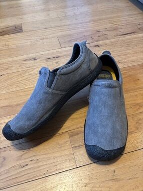 Keen Men's Gray Canvas Slip-On Loafers with dark grey Trim
